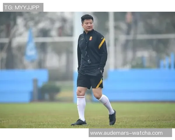 中国足球球星黑白头发背后的故事与个人风格塑造之路